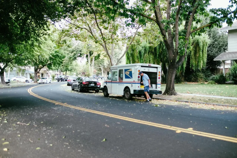 Before Apps Knew Your Address: When the Milkman's Memory Beat Any Algorithm