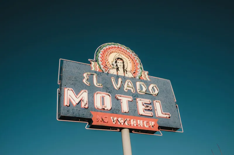 Pull Over Anywhere: When America's Motels Welcomed Strangers Without Reservations